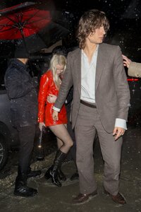 Anya-Taylor-Joy-Red-Mini-Skirt-Upskirt-15.jpg