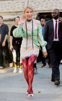 Celine-Dion---Attending-a-photo-shooting-in-the-streets-of-Paris-11.jpg