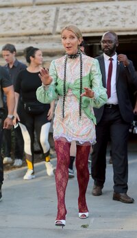 Celine-Dion---Attending-a-photo-shooting-in-the-streets-of-Paris-10.jpg