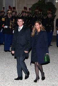 370771-manuel-valls-et-sa-femme-anne-gravoin-990x0-1.jpg
