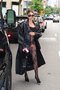 Hailey Bieber (Baldwin) in a sheer bodysuit in New York 22.06.2024-2.jpg