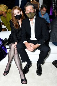 Julianne Moore-Tom Ford Fashion Show 12.09.2021-2.jpg