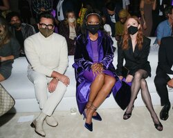 Julianne Moore-Tom Ford Fashion Show 12.09.2021-12.jpg