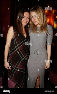 emmanuelle-boidron-et-lola-marois-lors-de-l-after-party-de-la-21e-ceremonie-des-prix-lumieres-...jpg