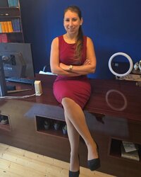 Der einzige Mensch, der dich aufhalten kann, bist du selbst.#Red #reddress #ootd #inspo #busin...jpg